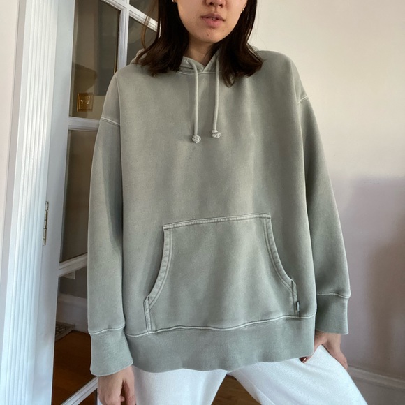 Aritzia Sweaters - Aritzia TNA cozy af boyfriend hoodie